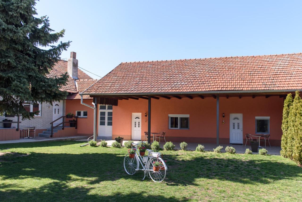 Appartamento Dumalux Garden Subotica Esterno foto